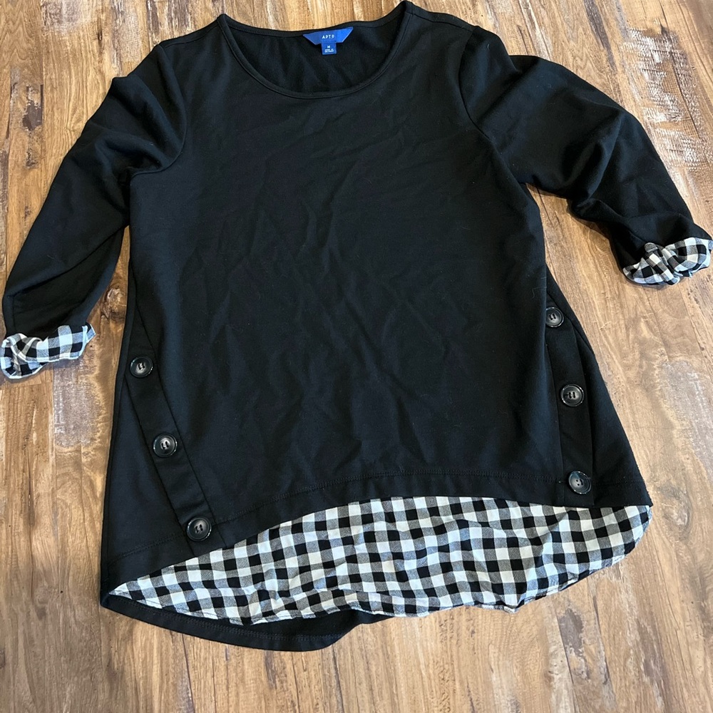 Apt 9 top, size M